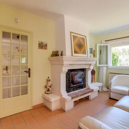 Holiday home Domaine Du Courroussouve Oppede